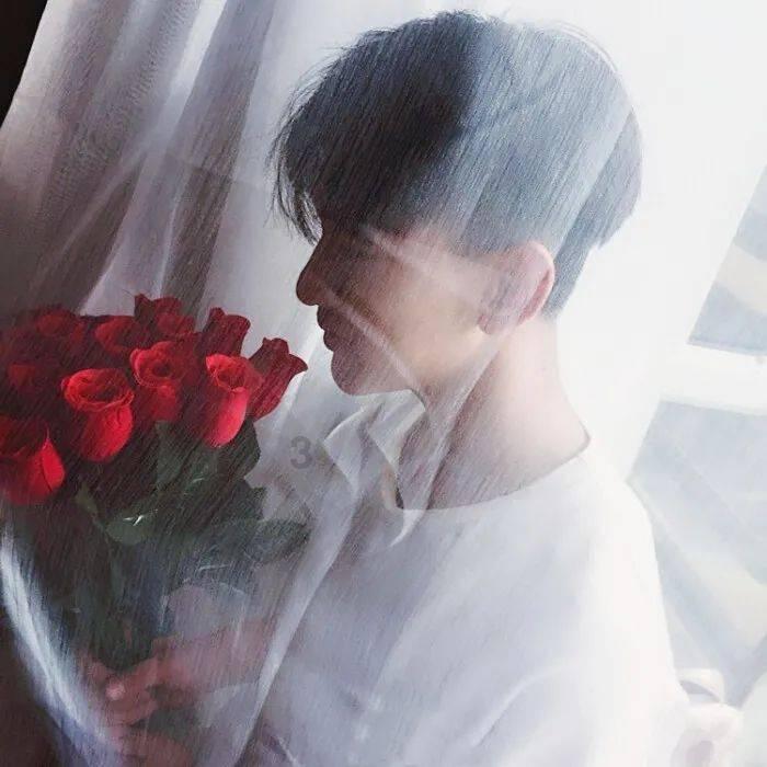 首届春城戎品年货节在昆明军创园启幕