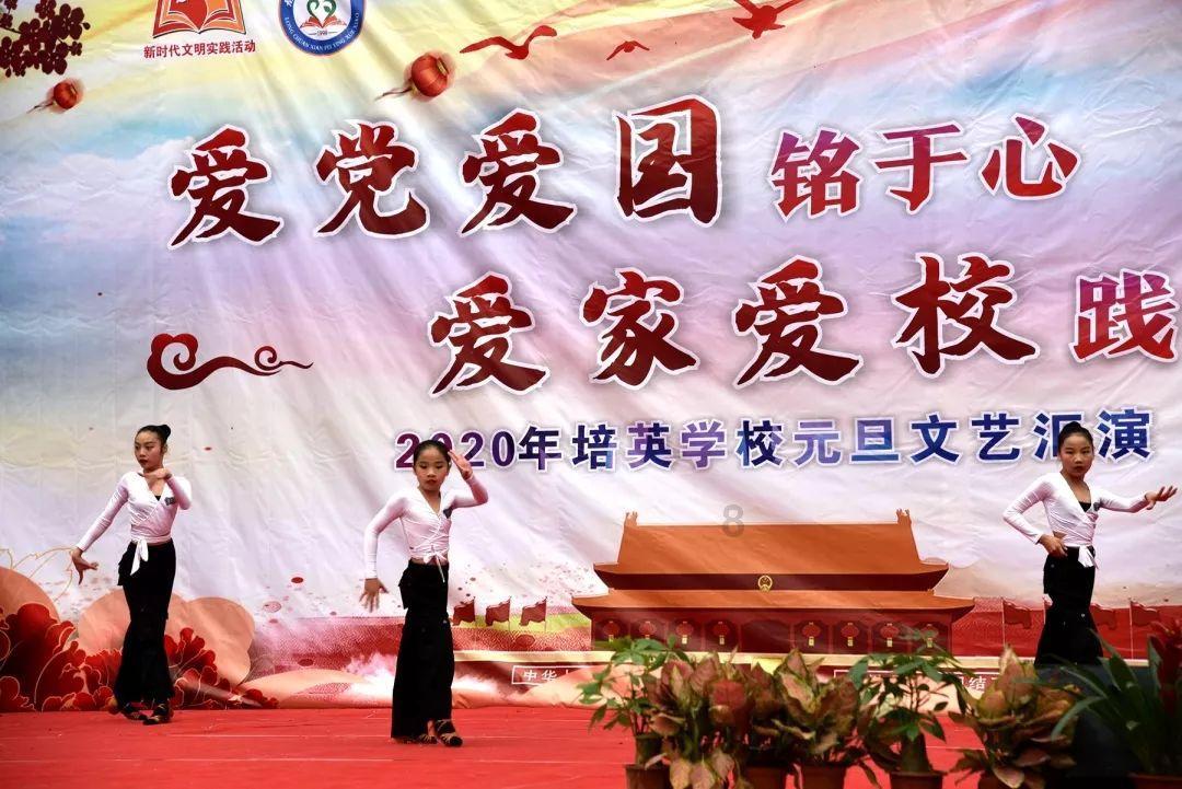 要是被自己的哥哥瞧不起怎么办？游戏画面