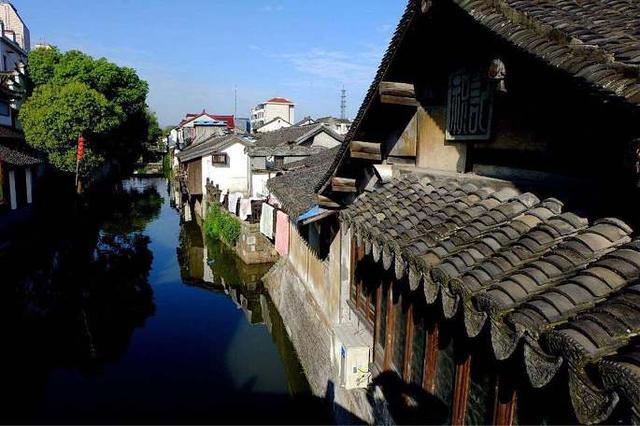美国超导盘中异动 股价大跌5.01%报13.08美元